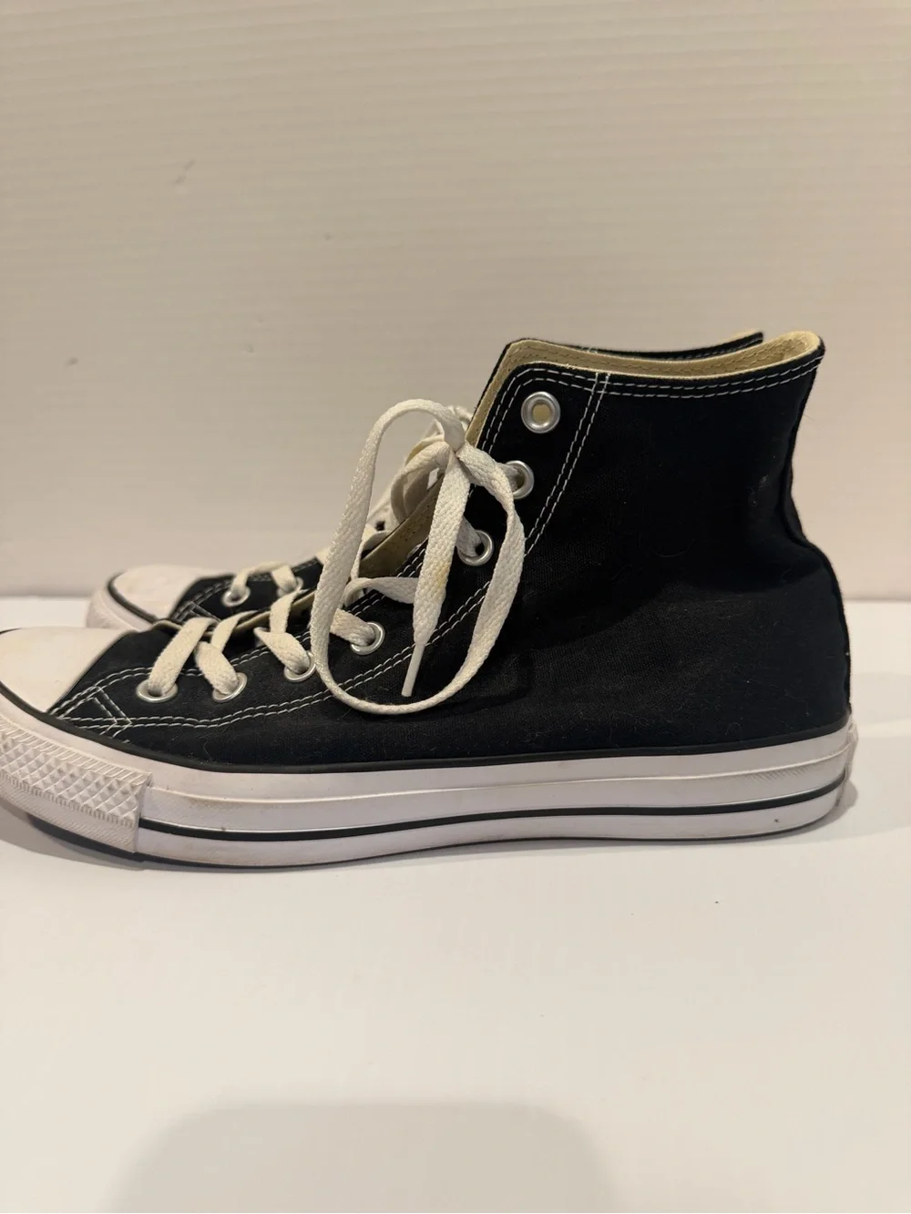 Size 9 - Converse Chuck Taylor All Star High Black men’s